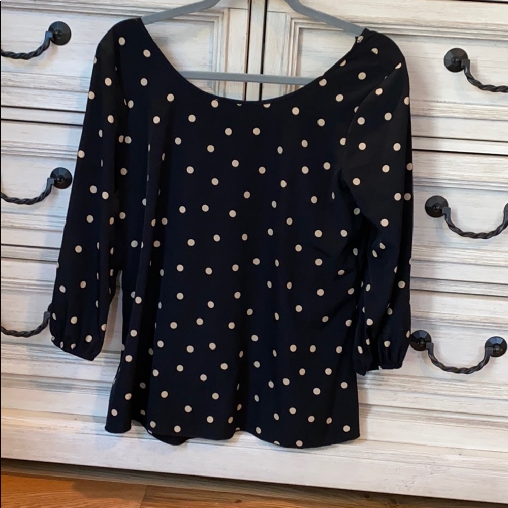 3/4 shelve top with 🎀 in back
